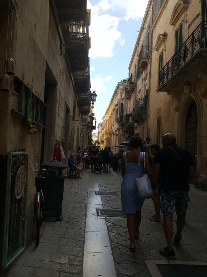 Dimora Petra Apartment Lecce Exterior photo